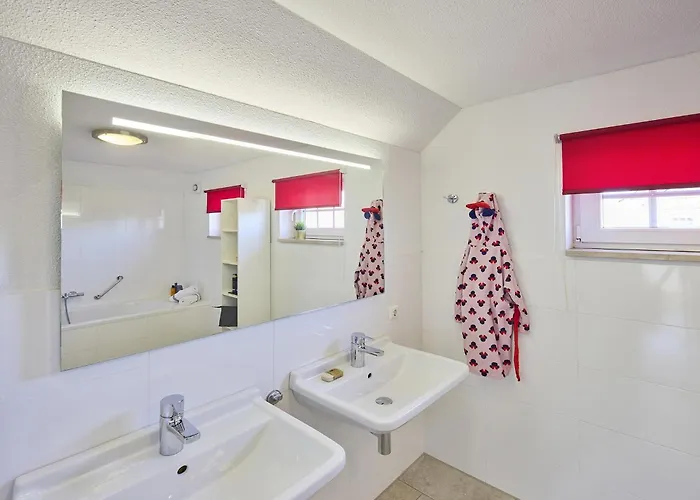 In Limburg With Subtropical Pool Вилла Roggel